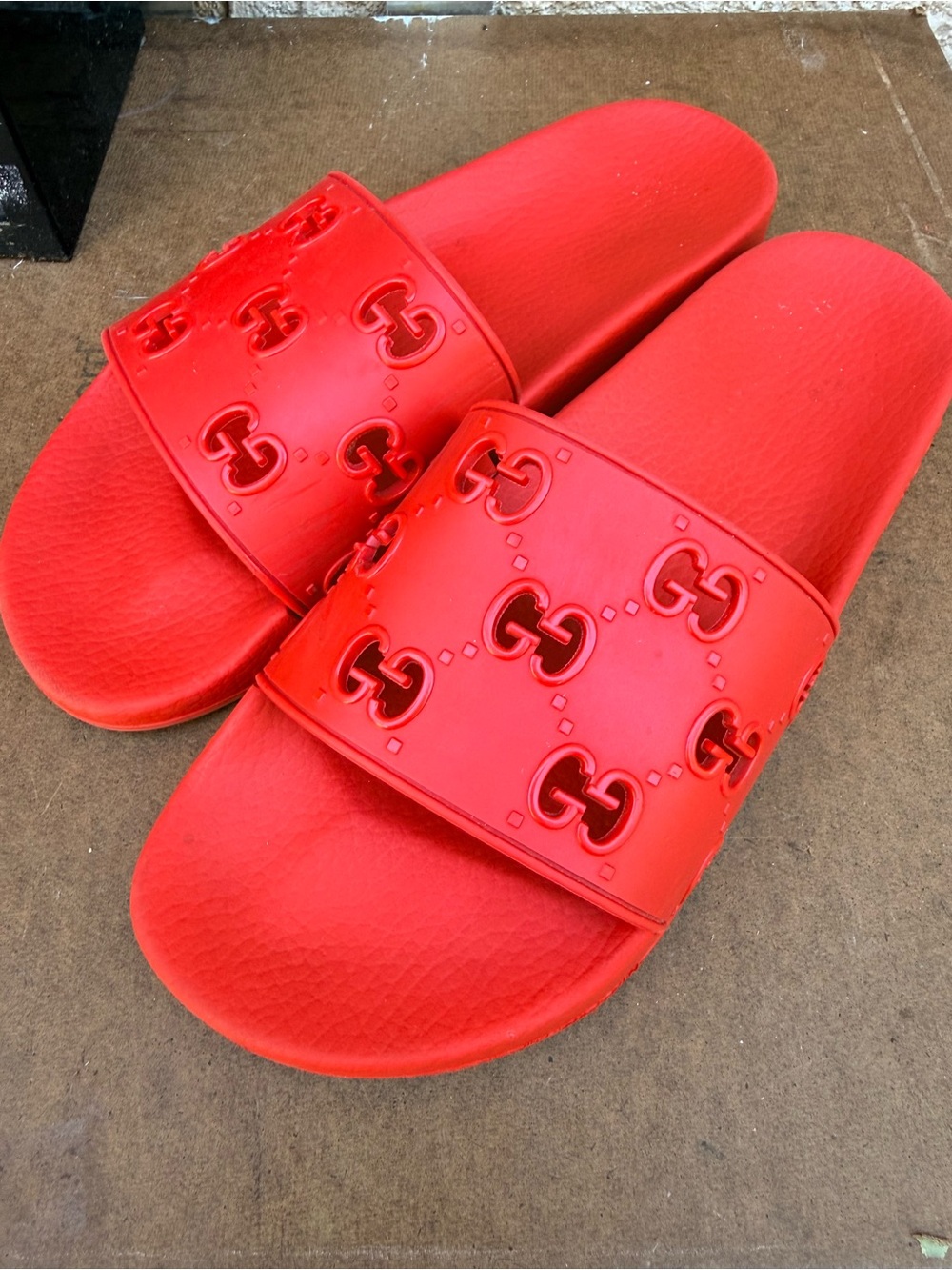 Gucci Red Interlocking GG Slide Sandals